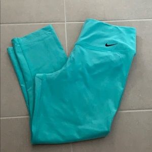 Nike crop leggings